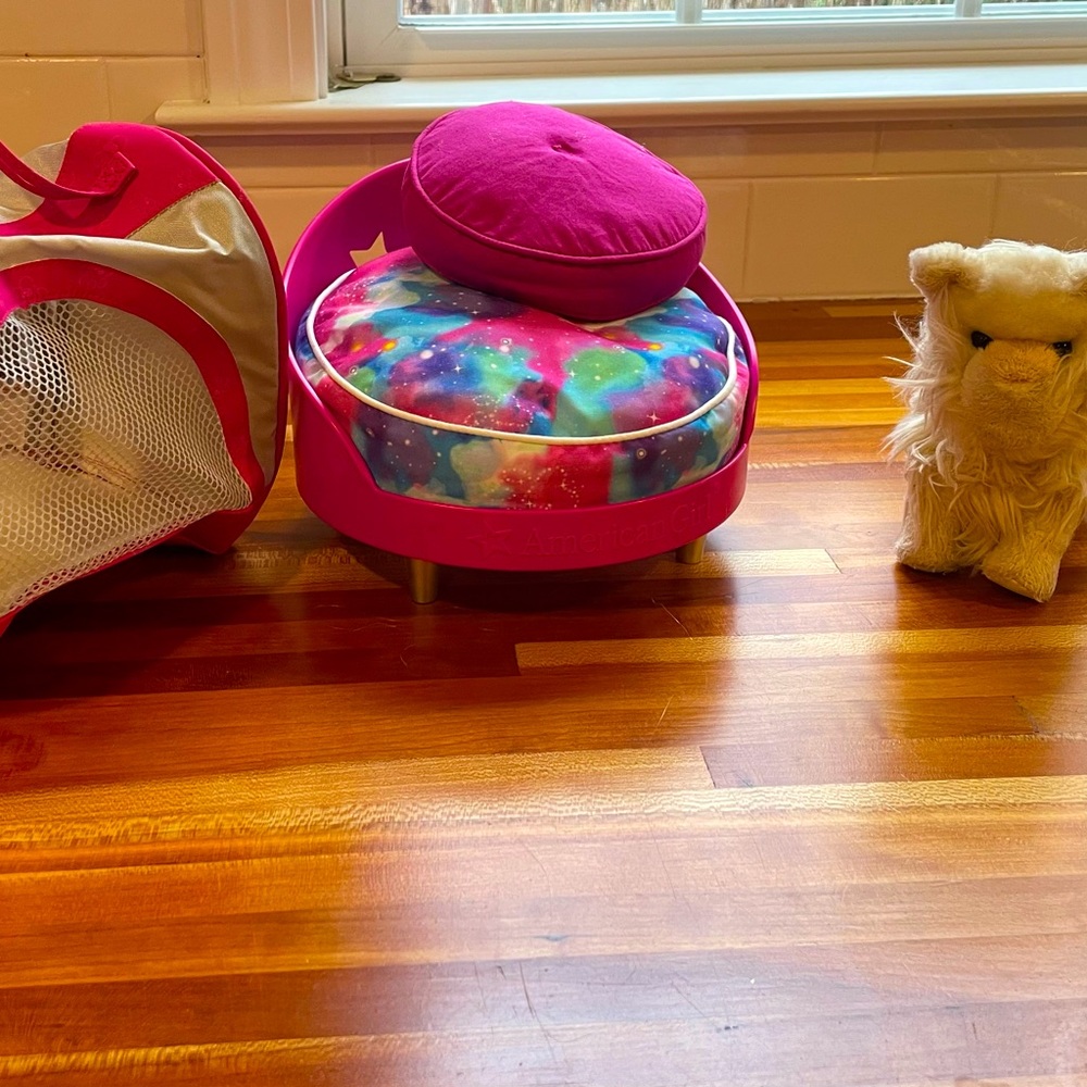 American Girl Doll Dog, dog bed, dog pillows, and dog carrier. Great condition!